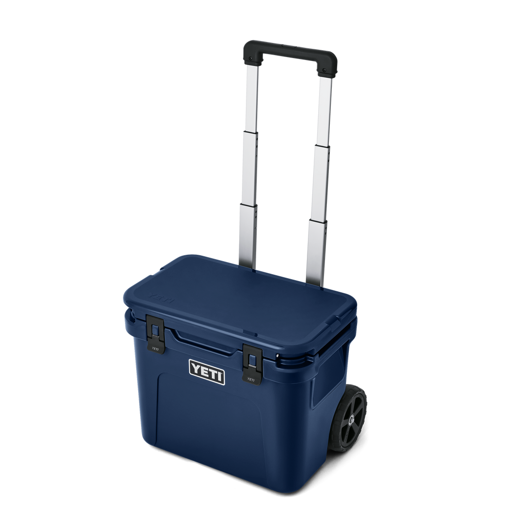 Yeti - Roadie - 32 Wheeled Cool Box — Navy